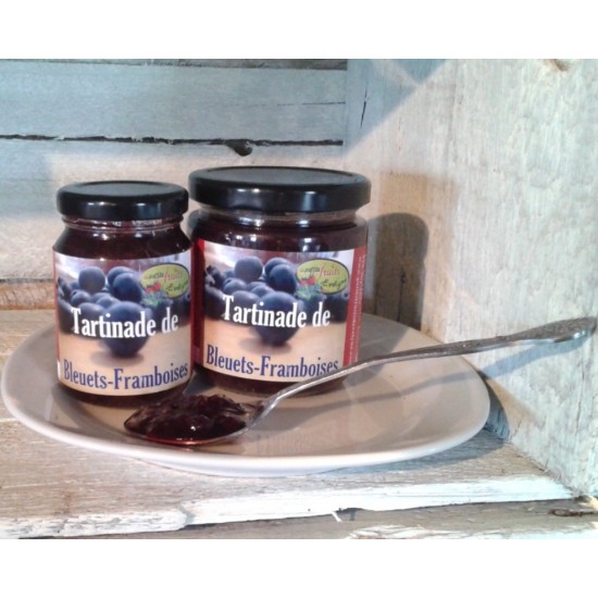 Blueberry and raspberry spread